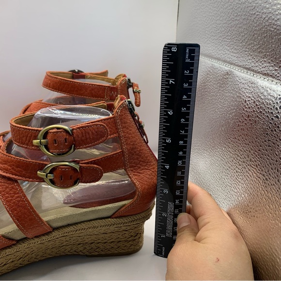 Earthies Leather Strappy Woven Wedge Sandals Womens Size 10B - Picture 3 of 10